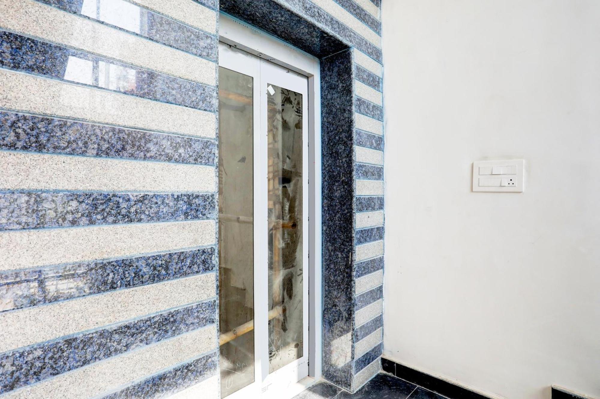 Отель Super Townhouse Balua Road Pahadiya Варанаси Экстерьер фото