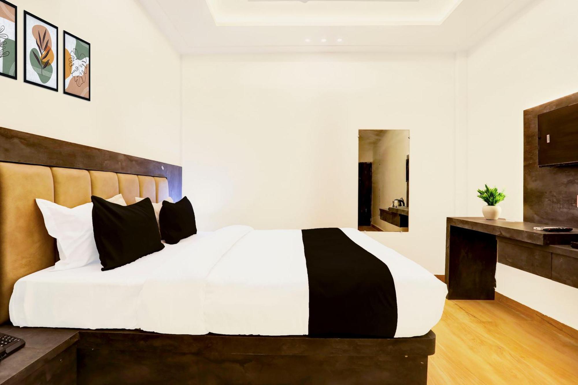 Отель Super Townhouse Balua Road Pahadiya Варанаси Экстерьер фото