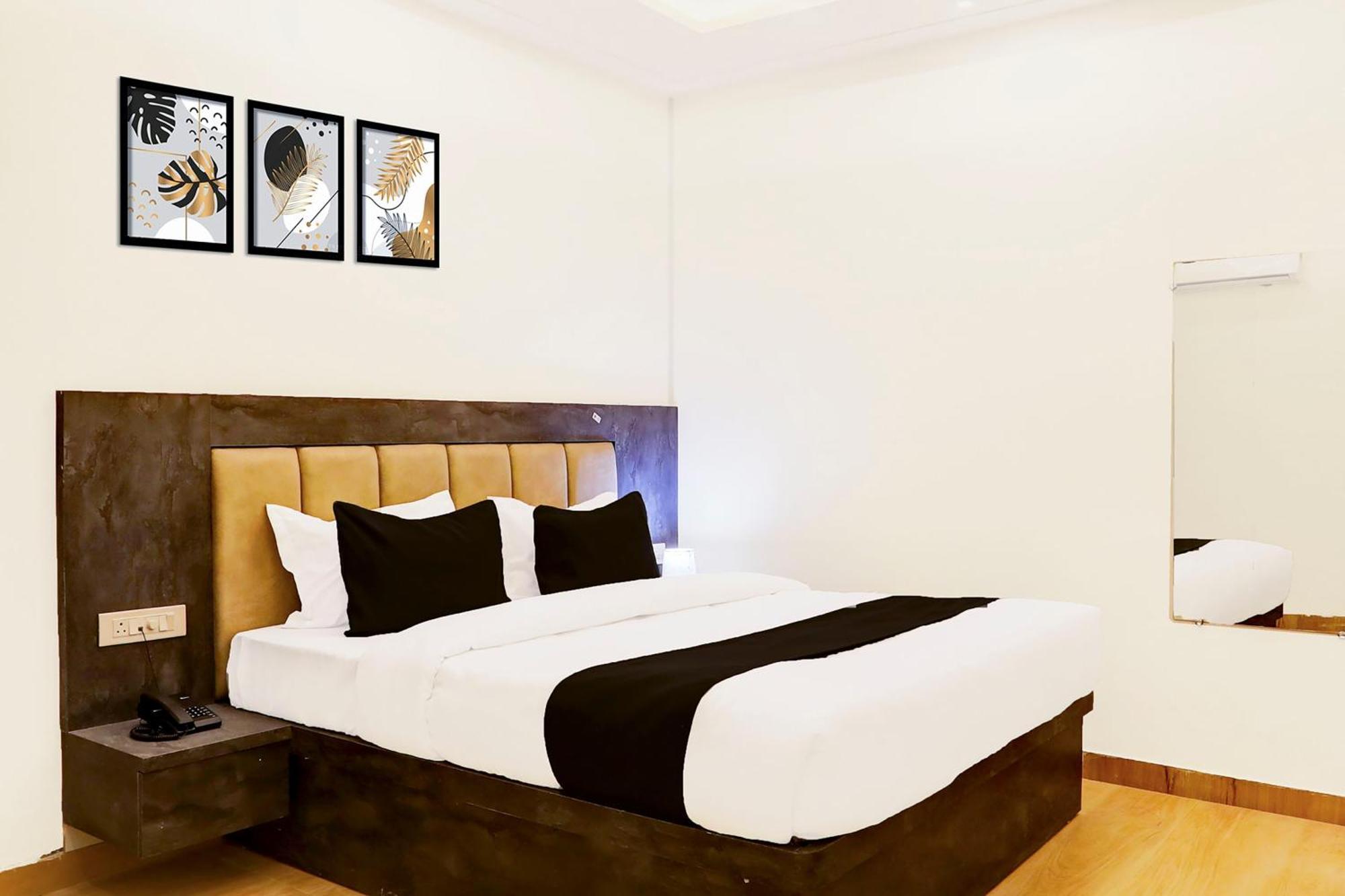 Отель Super Townhouse Balua Road Pahadiya Варанаси Экстерьер фото