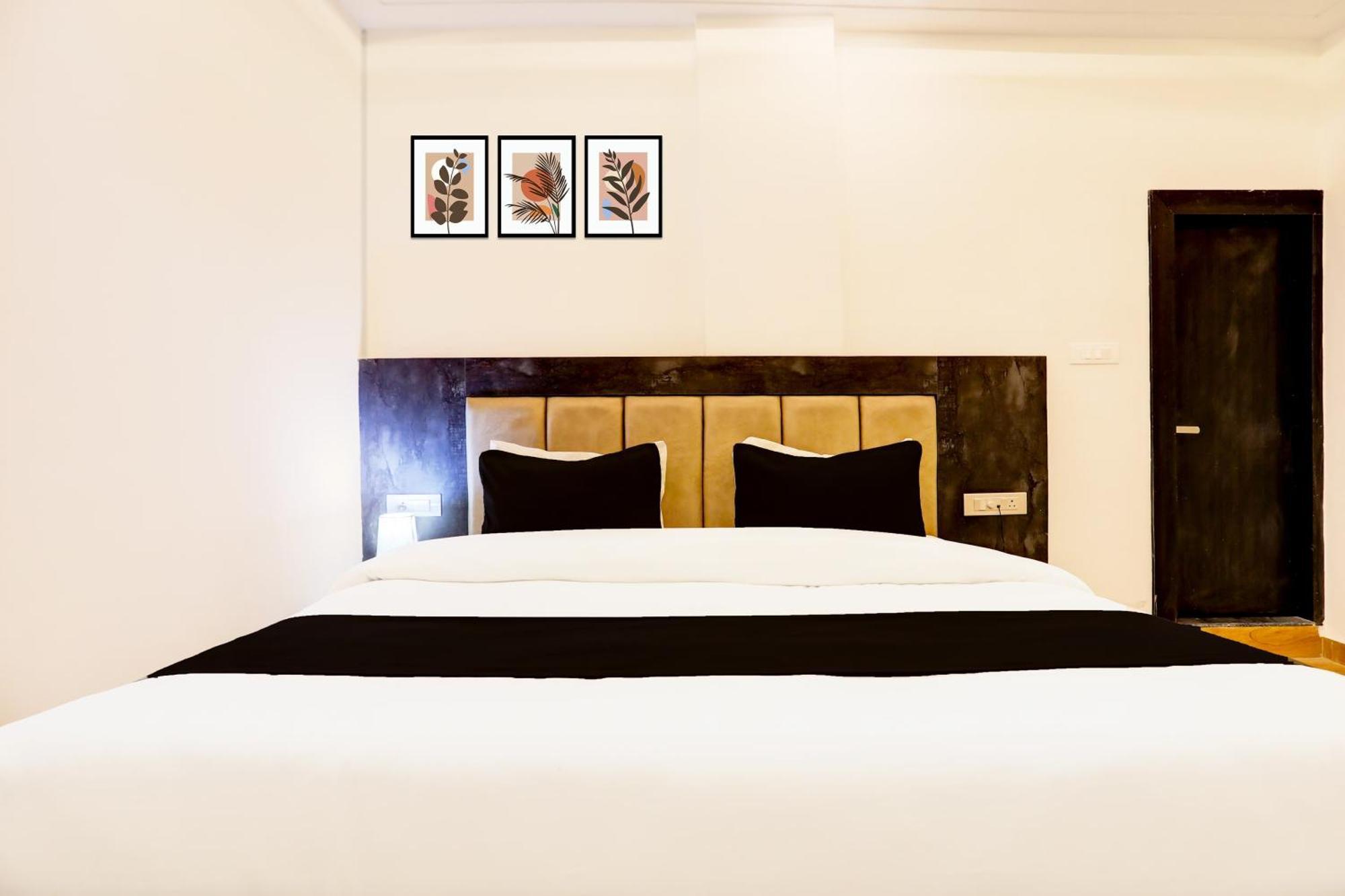 Отель Super Townhouse Balua Road Pahadiya Варанаси Экстерьер фото